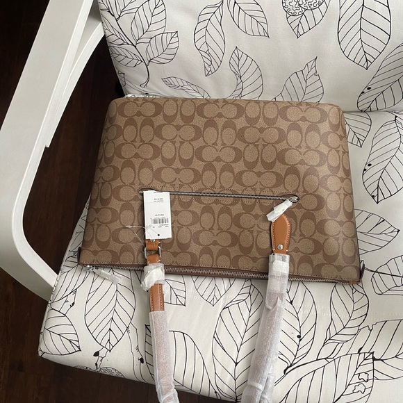 COACH GALLERY TOTE IN SIGNATURE CANVAS WITH PATCHES - Picture 8 of 8